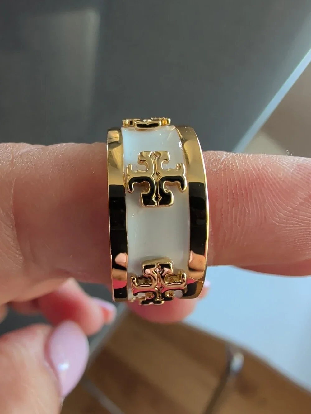 Tory Burch Yellow Gold Plated Enamel Band Ring White Logo Design Sz 7.75 - W49